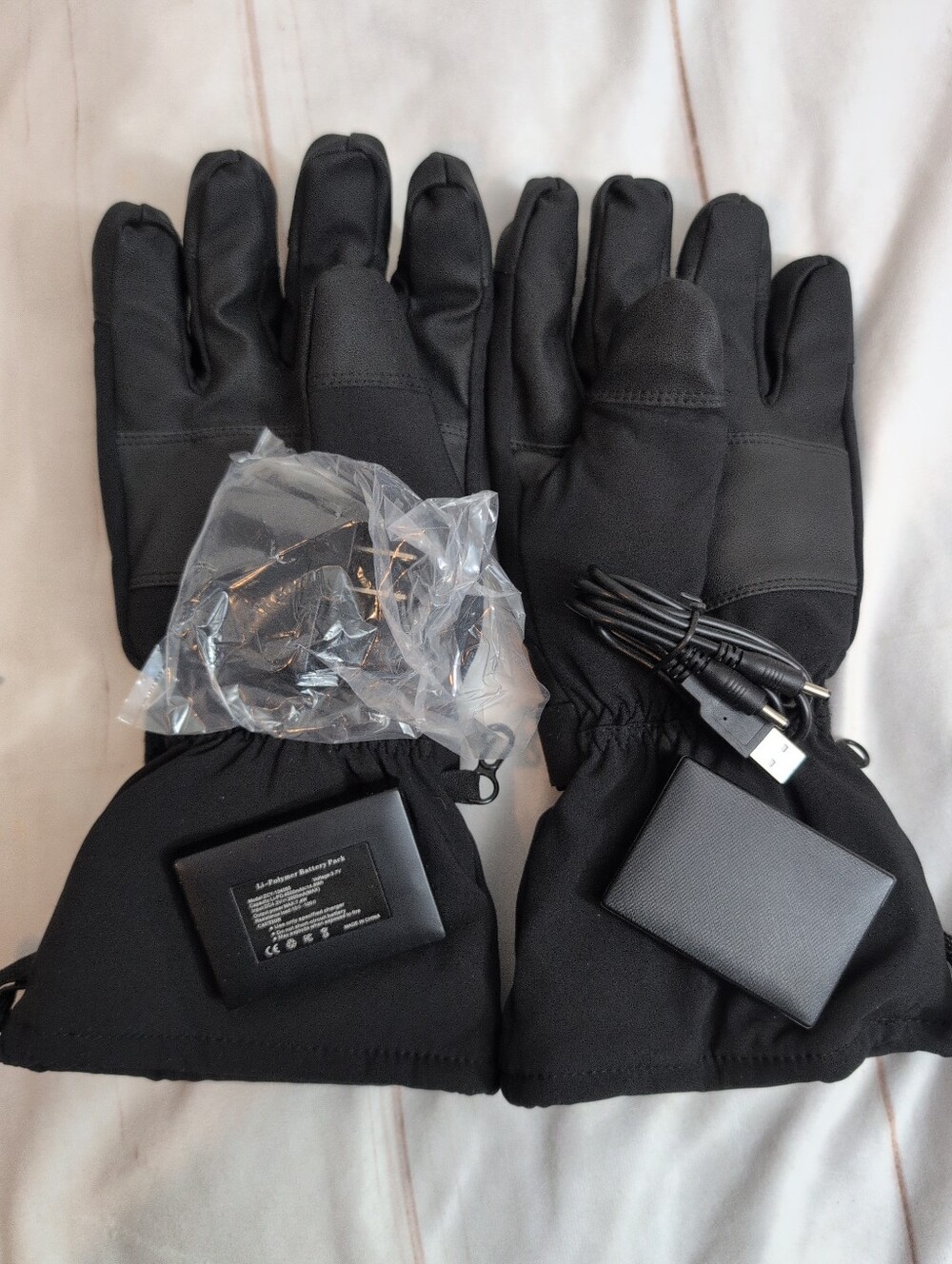Heated Gloves Large 4000mAh Rechargeable 3M Thinsulate 3 Heat Settings Black - Picture 8 of 10